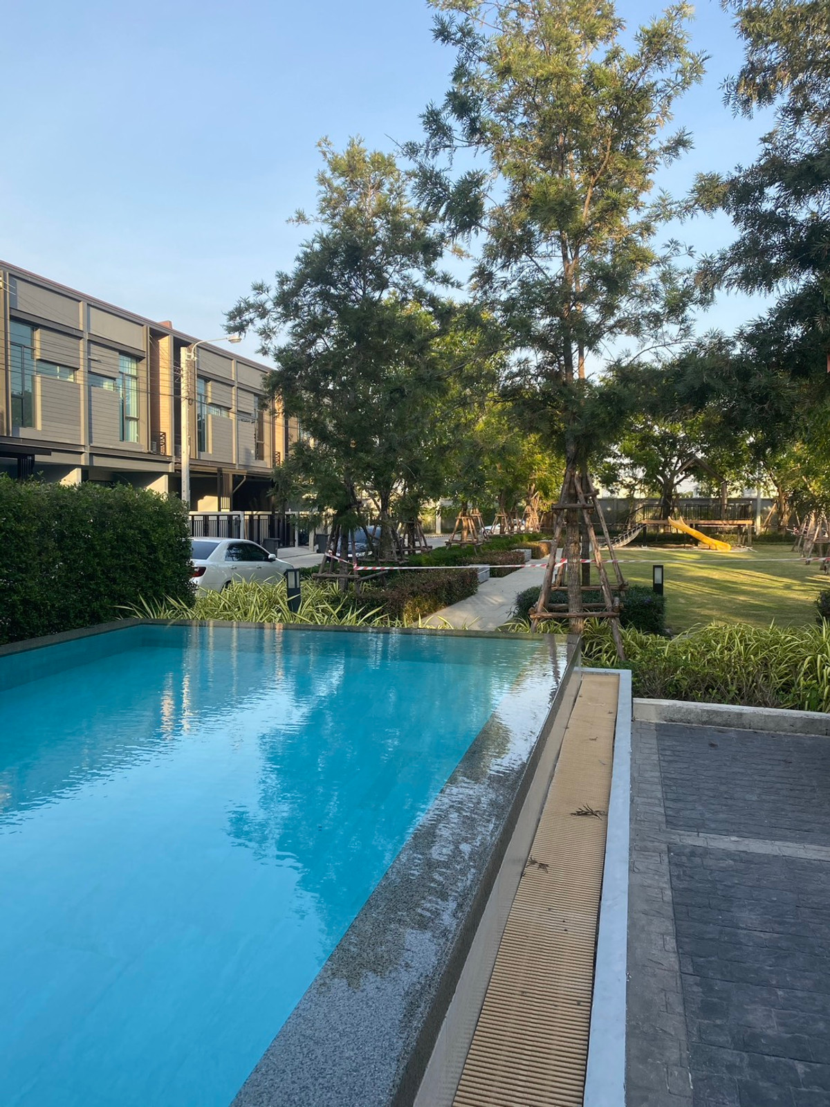 For SaleTownhomePattanakan, Srinakarin : 🔥 Hot Deal! Townhome Rama 9, best price in the project | Ready to move in, new home feel.