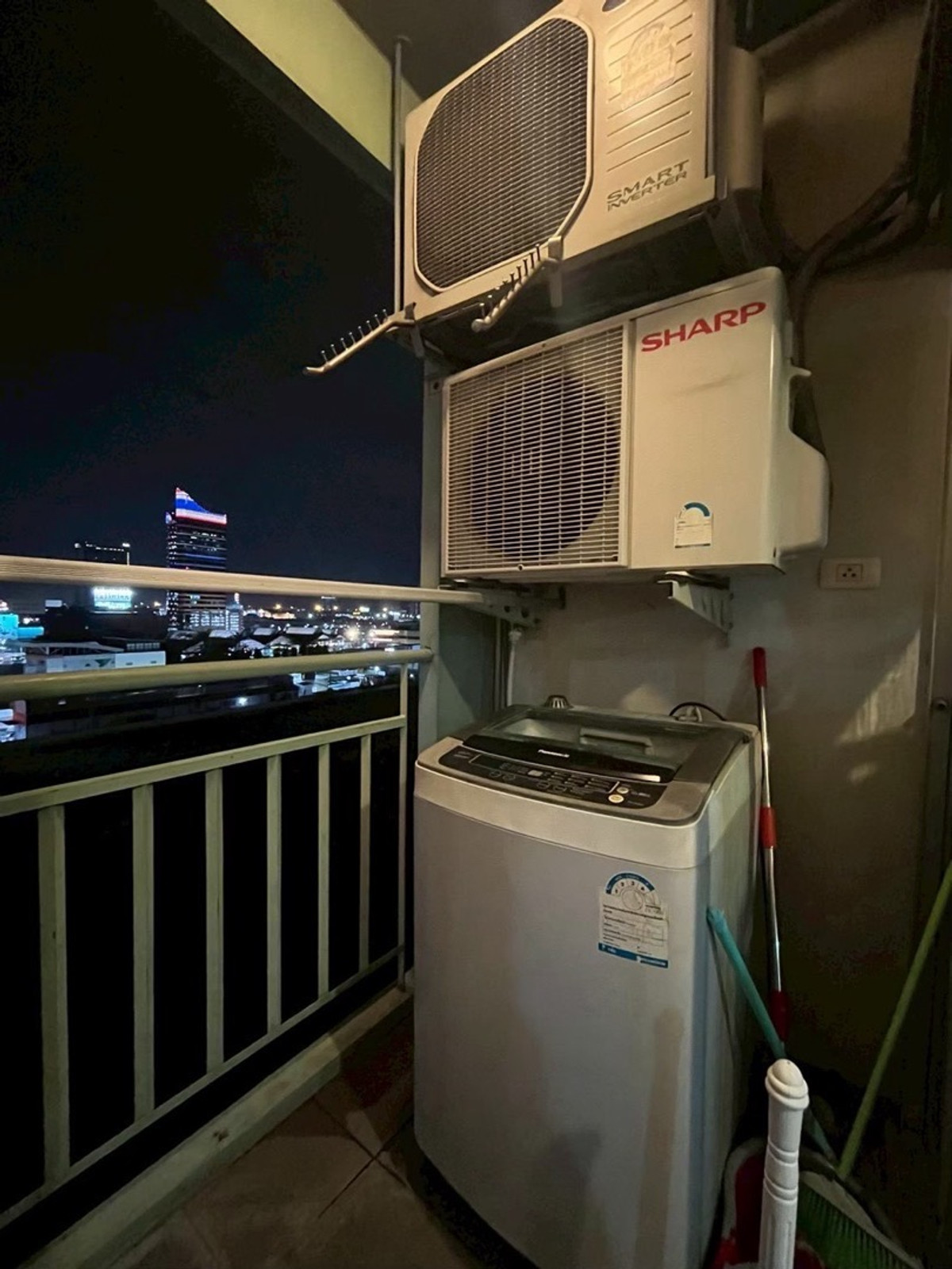 For RentCondoBangna, Bearing, Lasalle : Condo for rent Lumpini Mega City Bangna Building/Building: A Floor: 17 Room size: 26 sq m. Price: 7,500 baht