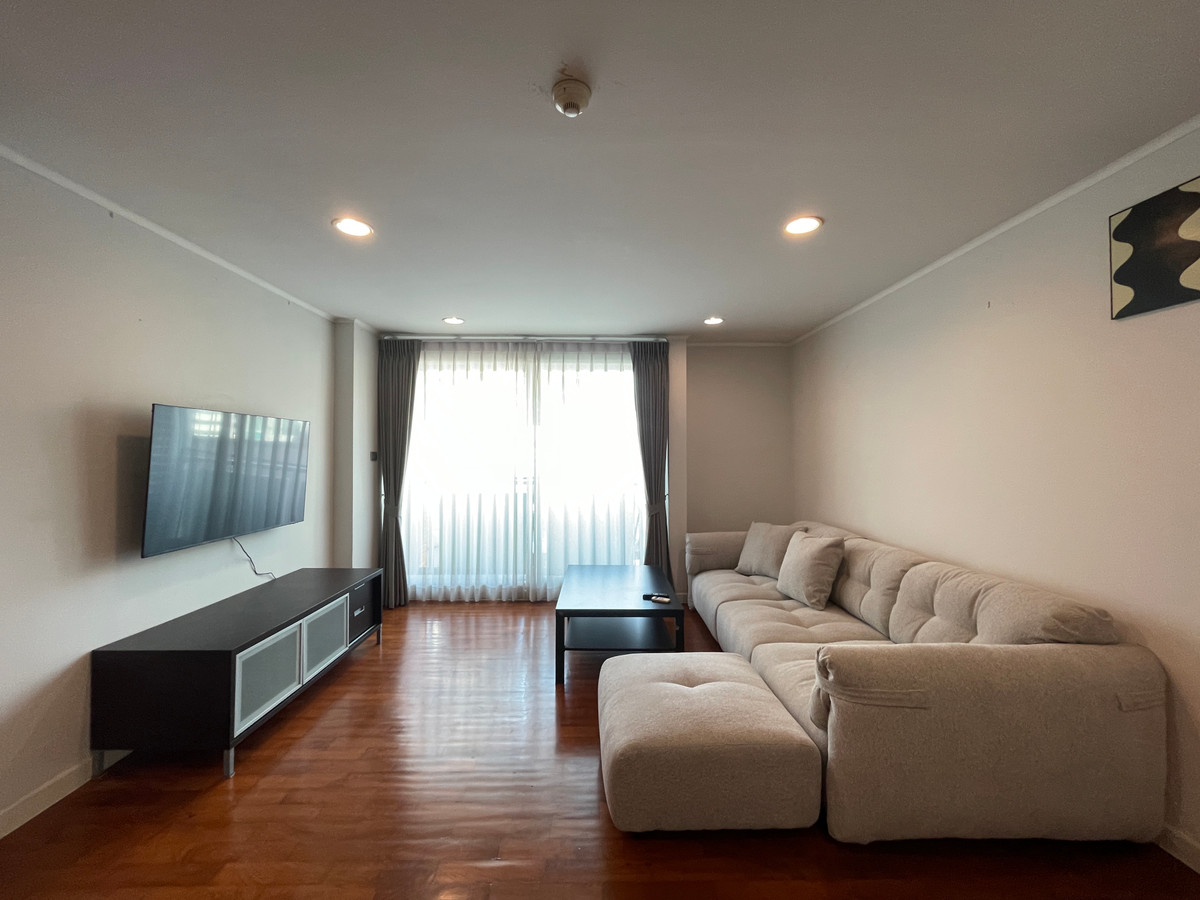 ให้เช่าคอนโดสยาม จุฬา สามย่าน : ✨ คอนโดห้องใหญ่ 2 ห้องนอน ใจกลางเพลินจิต ใกล้ BTS เพียงไม่กี่นาที