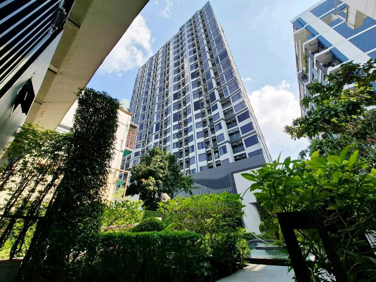 ให้เช่าคอนโดรัชดา ห้วยขวาง : 🔥ให้เช่าด่วน 🔥โซโห​ แบงค็อก​ รัชดา เพดานสูง ห้องสวย แต่งครบ ใกล้ MRT ห้วยขวาง เฟอร์ครบ พร้อมอยู่