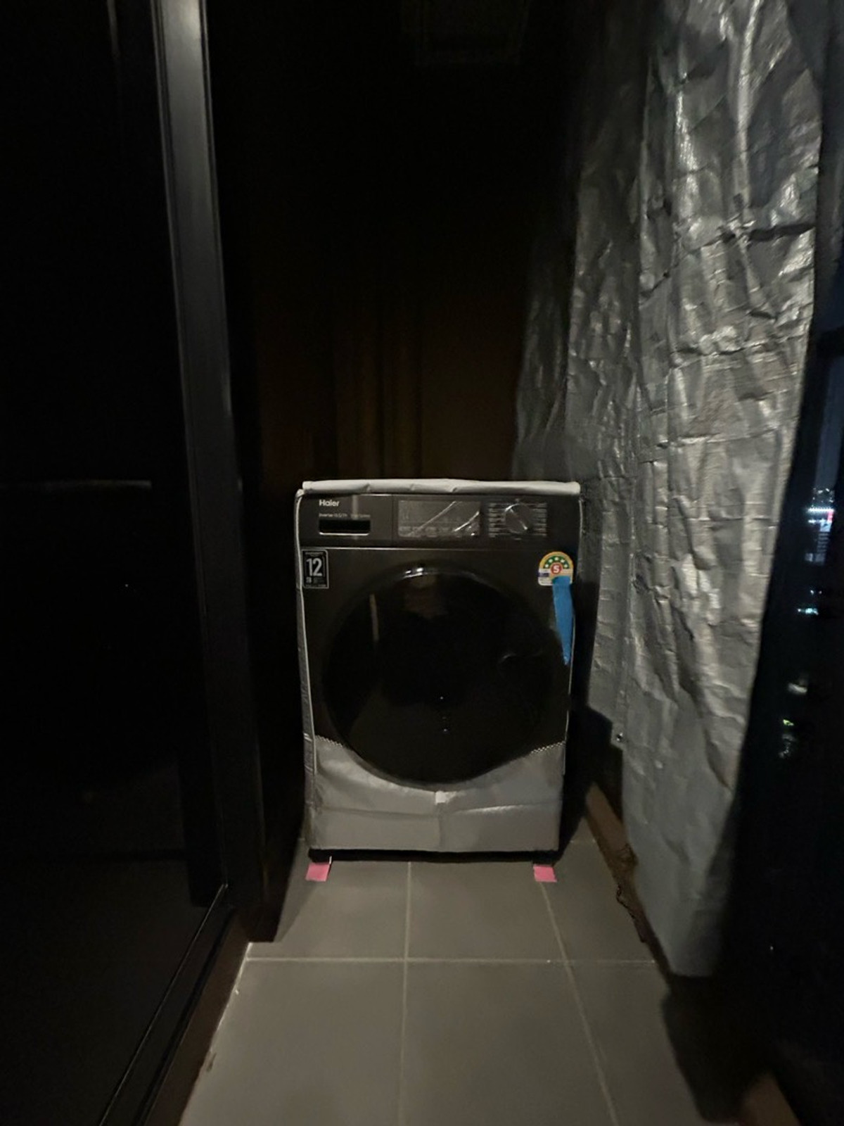 For RentCondoLadprao, Central Ladprao : 🔥For Rent Now🔥 Metris District Ladprao, 23rd floor. Beautiful unit with separate kitchen, fully furnished, and equipped with appliances. Just bring your bags and move in! High floor with unobstructed view. Near MRT Ladprao.