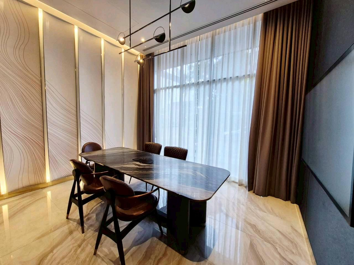 ให้เช่าคอนโดรัชดา ห้วยขวาง : 🔥ให้เช่าด่วน 🔥โซโห​ แบงค็อก​ รัชดา เพดานสูง ห้องสวย แต่งครบ ใกล้ MRT ห้วยขวาง เฟอร์ครบ พร้อมอยู่