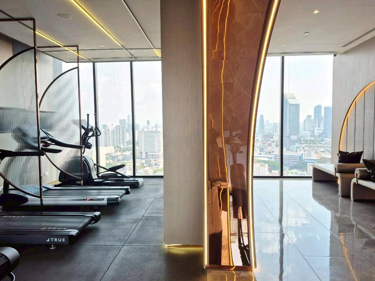 ให้เช่าคอนโดรัชดา ห้วยขวาง : 🔥ให้เช่าด่วน 🔥โซโห​ แบงค็อก​ รัชดา เพดานสูง ห้องสวย แต่งครบ ใกล้ MRT ห้วยขวาง เฟอร์ครบ พร้อมอยู่