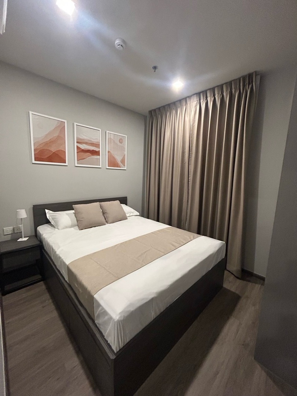 For RentCondoLadprao, Central Ladprao : 🔥For Rent Now🔥 Metris District Ladprao, 23rd floor. Beautiful unit with separate kitchen, fully furnished, and equipped with appliances. Just bring your bags and move in! High floor with unobstructed view. Near MRT Ladprao.