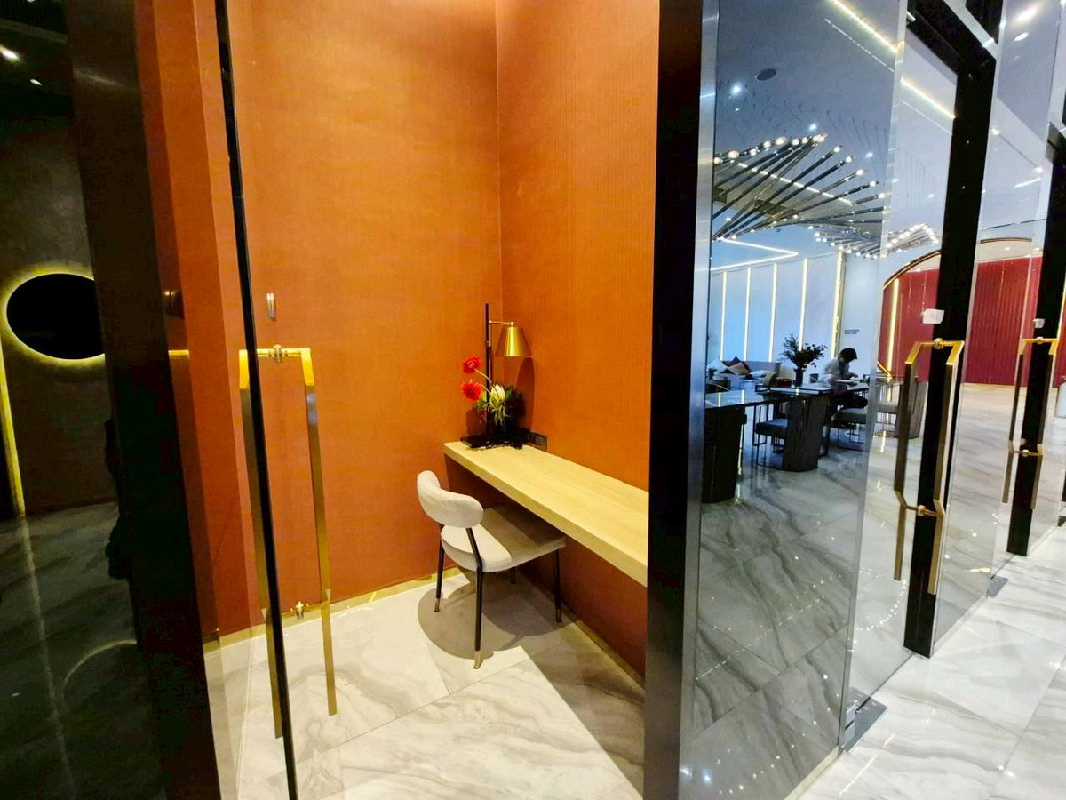 ให้เช่าคอนโดรัชดา ห้วยขวาง : 🔥ให้เช่าด่วน 🔥โซโห​ แบงค็อก​ รัชดา เพดานสูง ห้องสวย แต่งครบ ใกล้ MRT ห้วยขวาง เฟอร์ครบ พร้อมอยู่