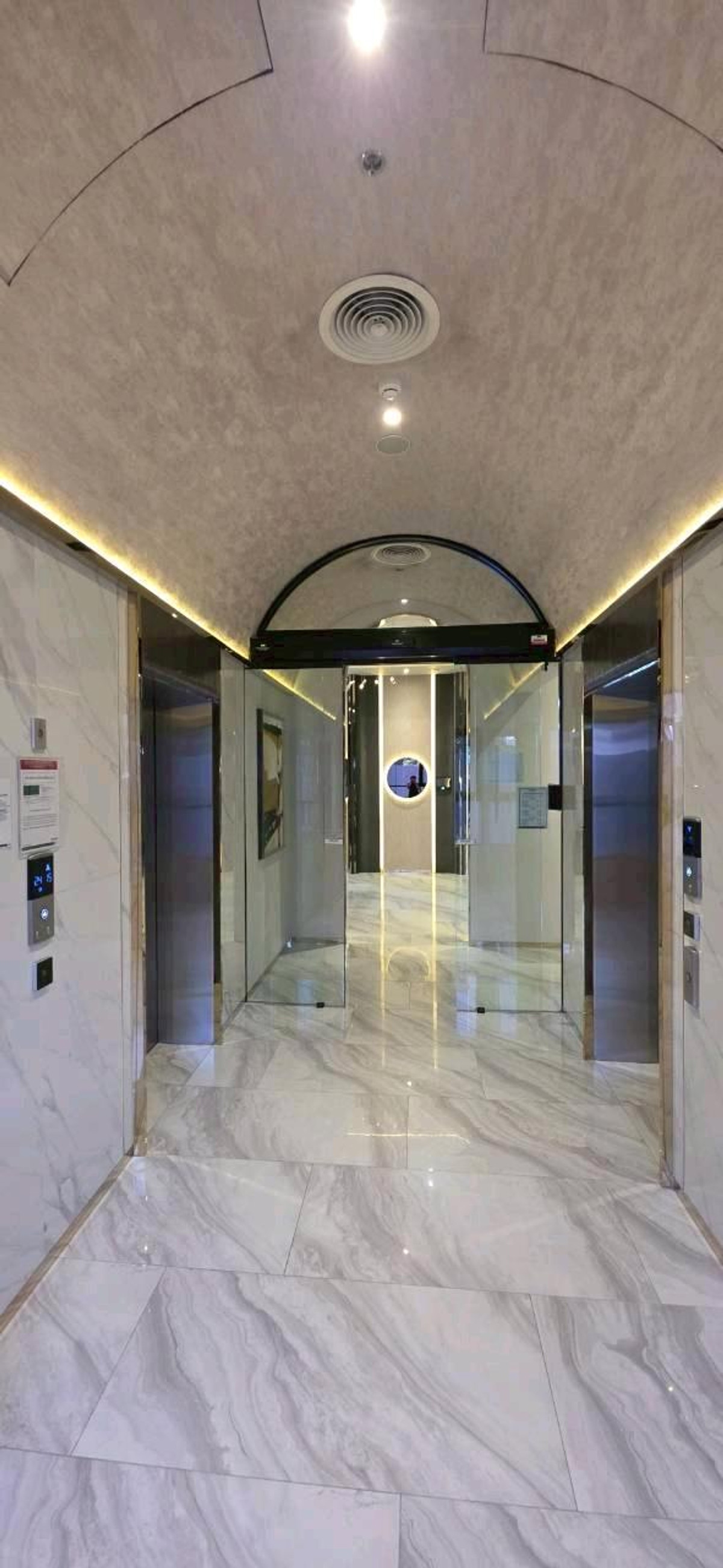 ให้เช่าคอนโดรัชดา ห้วยขวาง : 🔥ให้เช่าด่วน 🔥โซโห​ แบงค็อก​ รัชดา เพดานสูง ห้องสวย แต่งครบ ใกล้ MRT ห้วยขวาง เฟอร์ครบ พร้อมอยู่