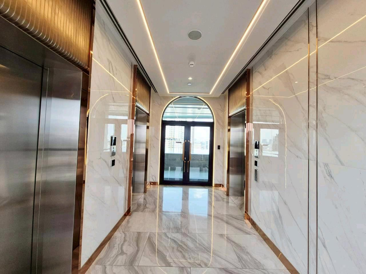 ให้เช่าคอนโดรัชดา ห้วยขวาง : 🔥ให้เช่าด่วน 🔥โซโห​ แบงค็อก​ รัชดา เพดานสูง ห้องสวย แต่งครบ ใกล้ MRT ห้วยขวาง เฟอร์ครบ พร้อมอยู่