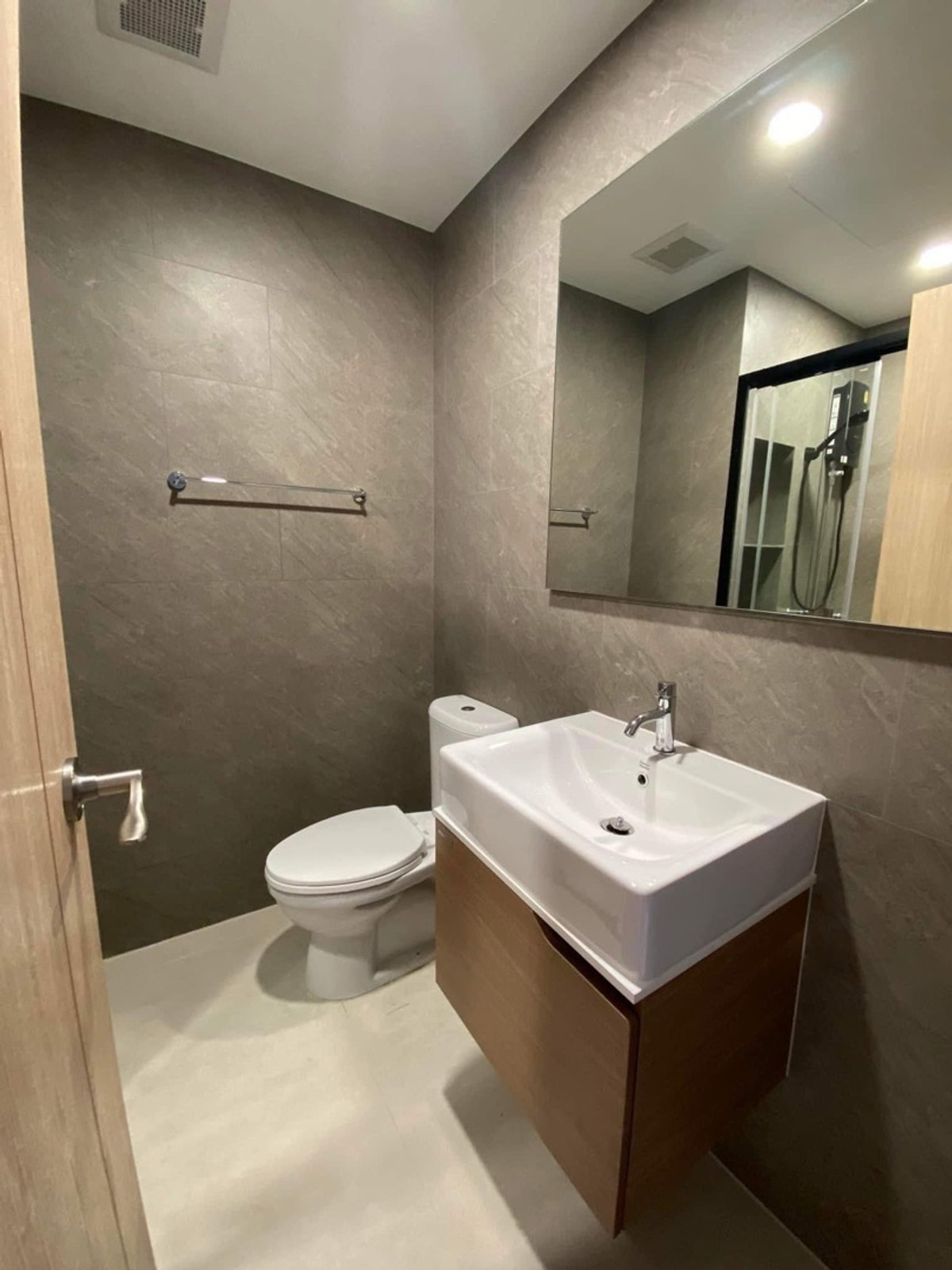 For RentCondoBang kae, Phetkasem : #R9679 🎉 210369 Condo for Rent: The LIVIN Phetkasem