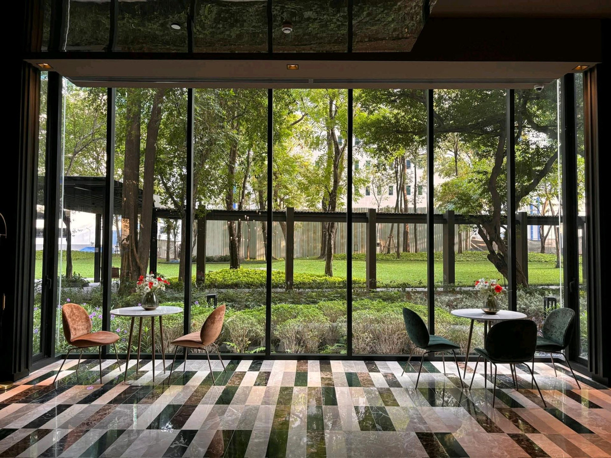 For RentCondoLadprao, Central Ladprao : 🚇 Near MRT Phaholyothin 
 The Line Phaholyothin Park (The Line Phaholyothin Park) 🌿✨ 
 Beautiful condo, good location, near the BTS, room ready to move in, make an appointment to view!