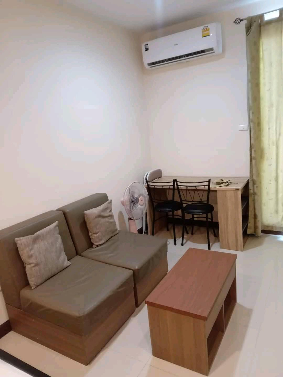 For RentCondoRatchathewi,Phayathai : Prime location near BTS Ratchathewi, convenient travel, near Siam, Fully Furnished, ready to move in immediately.