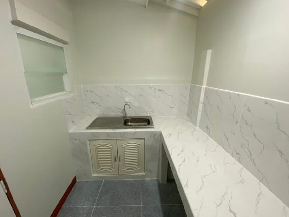 For SaleTownhomeSriracha Laem Chabang Ban Bueng : Lioprite Village 1-story townhouse for sale, Bowin location, near industrial estate, easy installments.