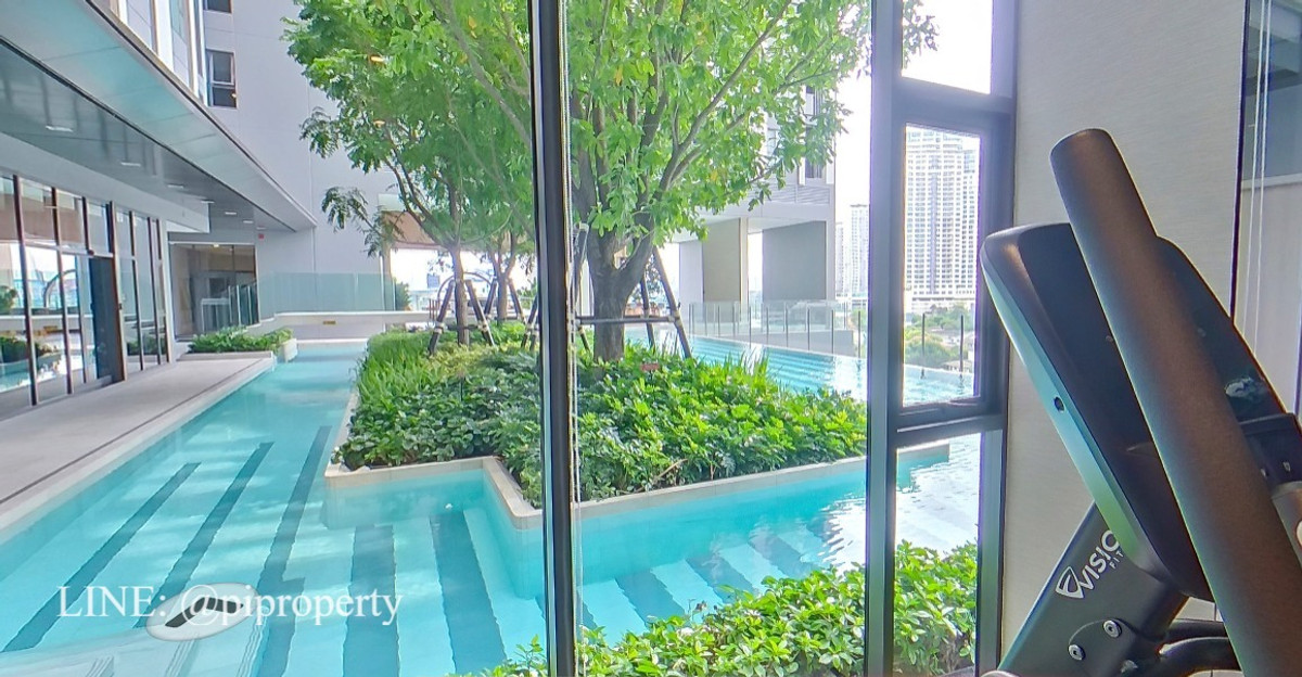 For RentCondoKhlongtoei, Kluaynamthai : Fully furnished 1 Bed unit for rent in Aspire Rama 4. Sukhumvit BTS Phra Khanong - Rama 4 living area. Nice deco and ready to move in. 