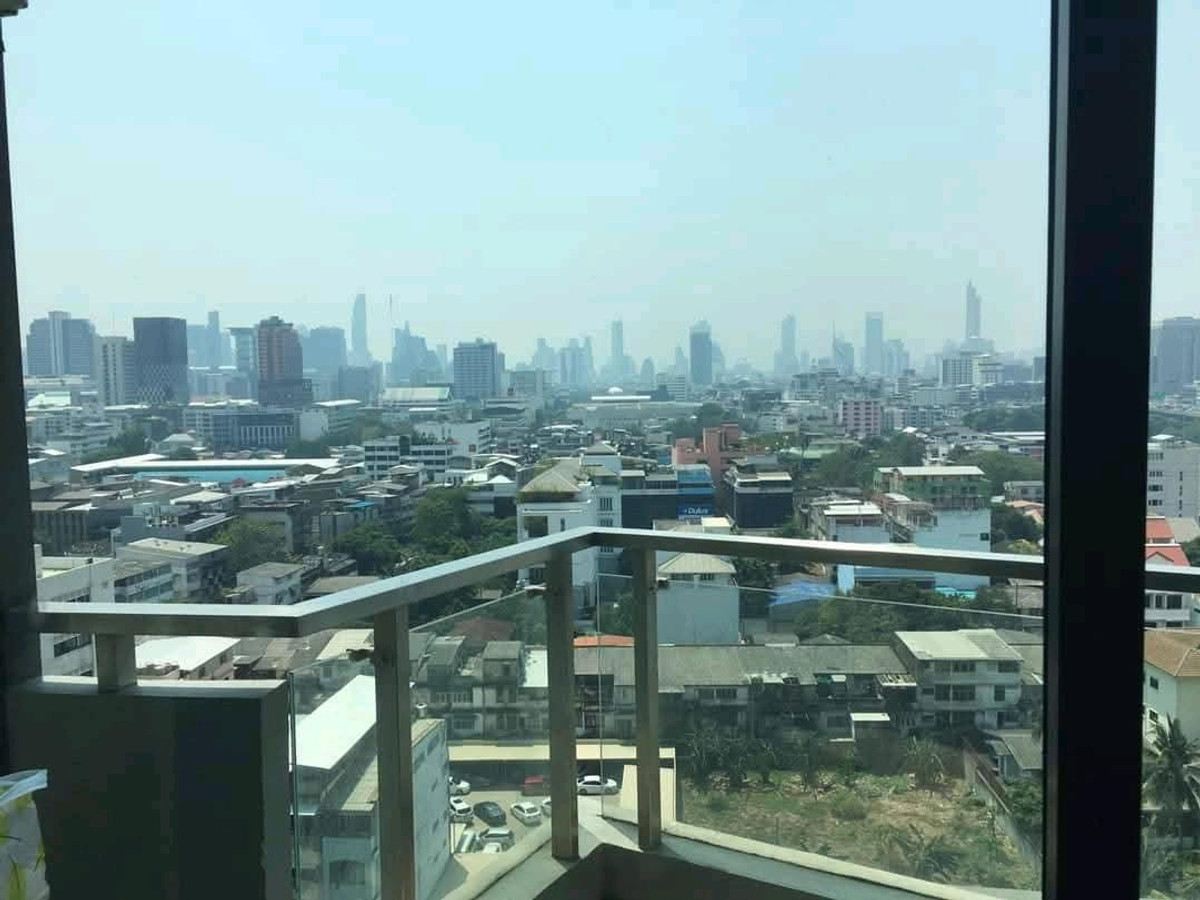 For RentCondoRatchathewi,Phayathai : Prime location near BTS Ratchathewi, convenient travel, near Siam, Fully Furnished, ready to move in immediately.