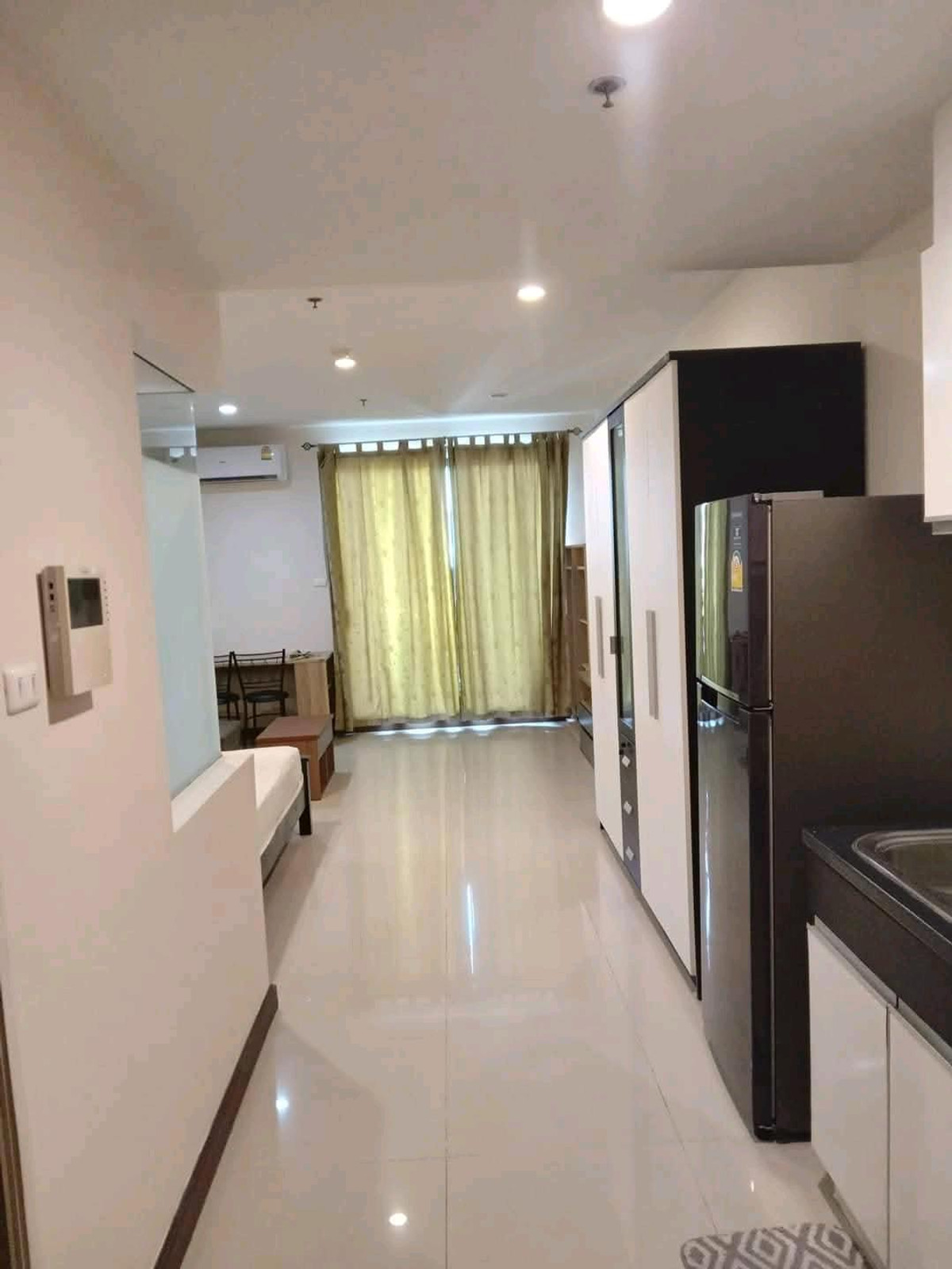For RentCondoRatchathewi,Phayathai : Prime location near BTS Ratchathewi, convenient travel, near Siam, Fully Furnished, ready to move in immediately.