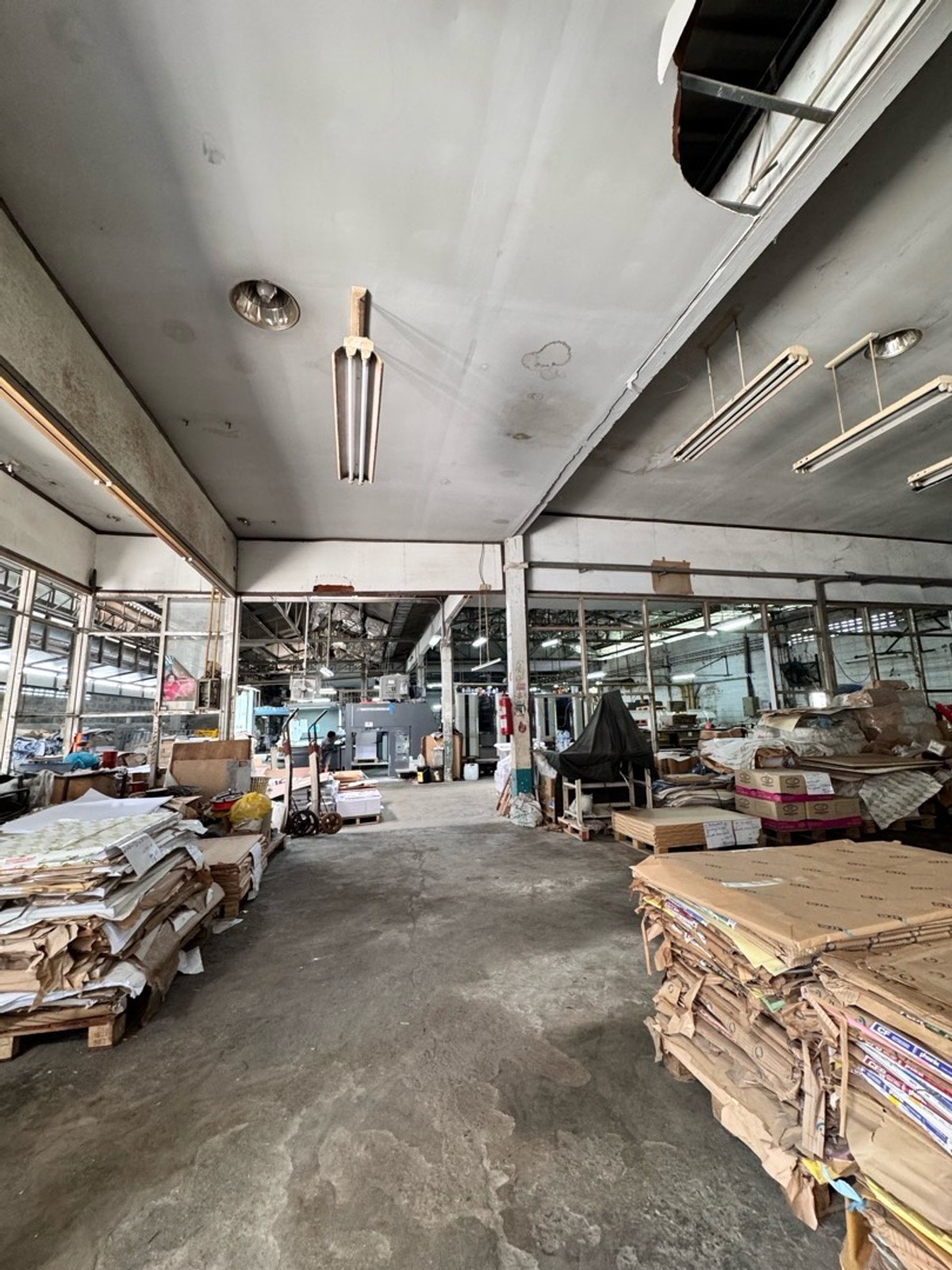 For SaleFactoryChokchai 4, Ladprao 71, Ladprao 48, : Land for sale with printing business, has factory certificate, Lat Phrao 80, area 291 sq m, through Mengjai Road
