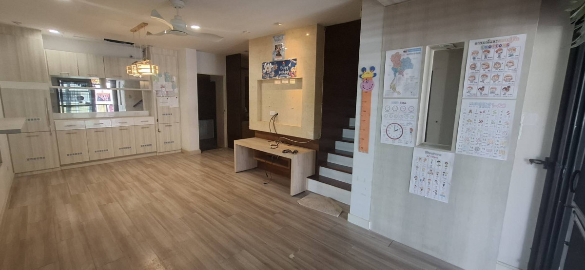 ขายทาวน์โฮมปทุมธานี รังสิต ธรรมศาสตร์ : ขายทาวน์เฮ้าส์/ทาวน์โฮม  ไอดีไซน์ ลำลูกกา-คลอง 3 ห้องมุม รีโนเวทใหม่ ลาดสวาย ลำลูกกา ปทุมธานี CX-150611