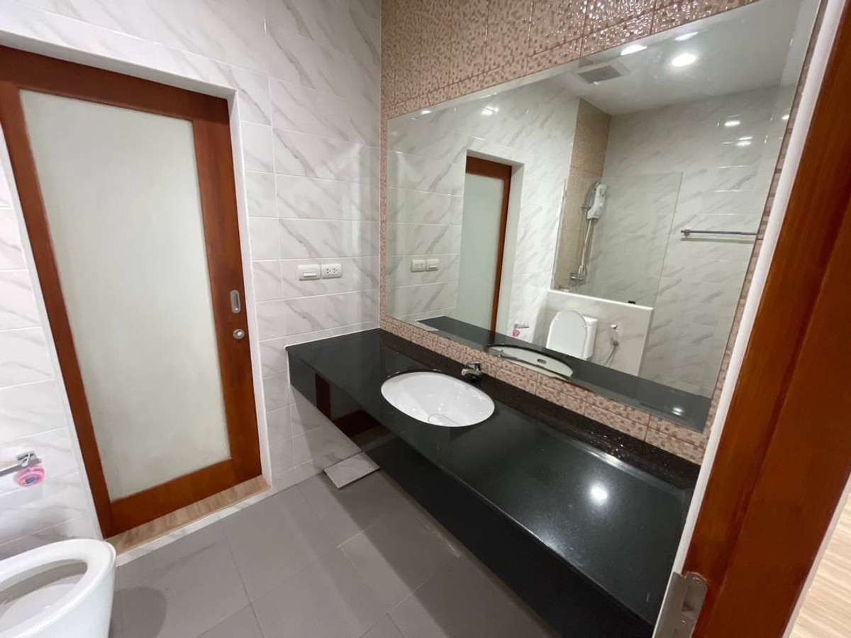 ให้เช่าอาคารพาณิชย์โชคชัย4 ลาดพร้าว71 : ให้เช่าอาคารพาณิชย์ ใกล้ รถไฟฟ้า โชคชัย 4 เพียง 2 นาที