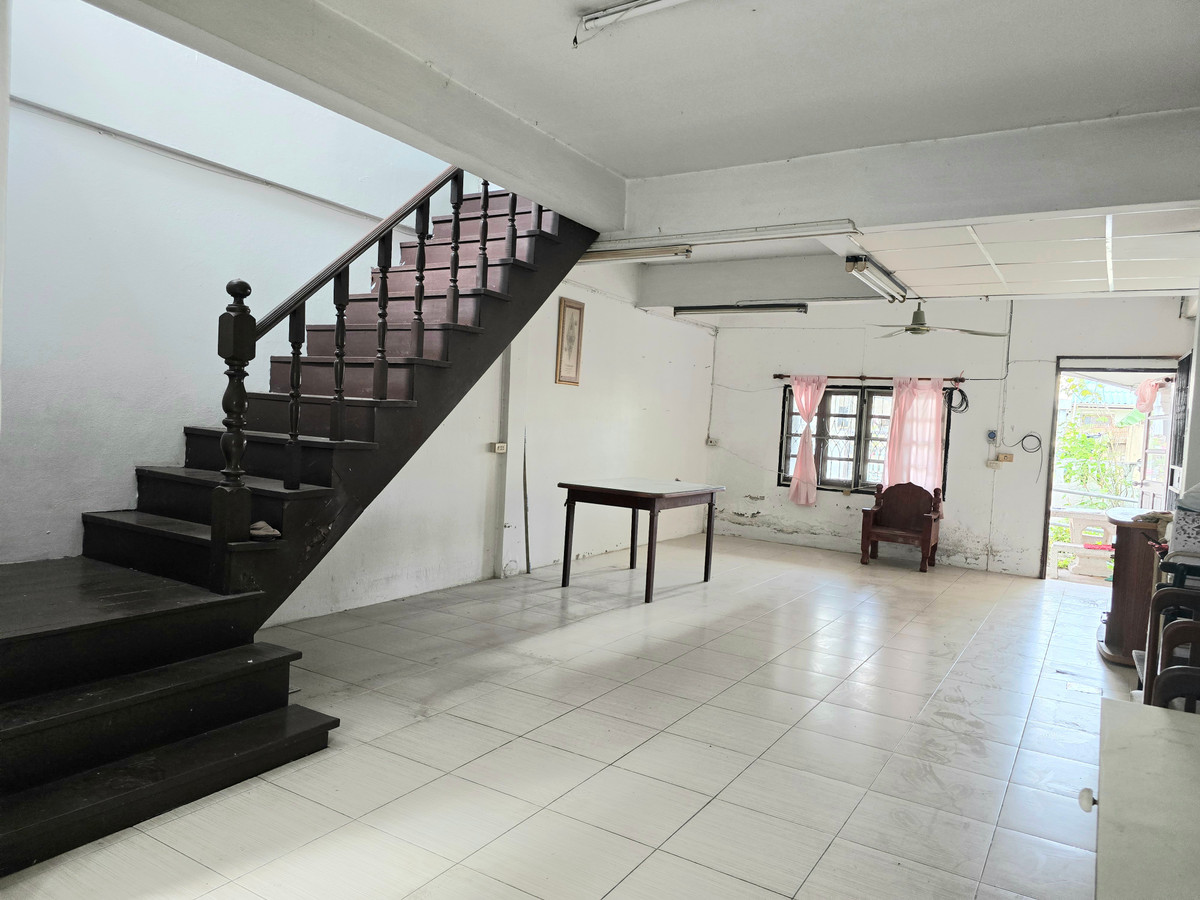 ขายทาวน์โฮมลาดพร้าว101 แฮปปี้แลนด์ : ขายทาวน์เฮ้าส์ 2 ชั้น หมู่บ้านเย็นสุข ลาดพร้าว 87 หลังริม