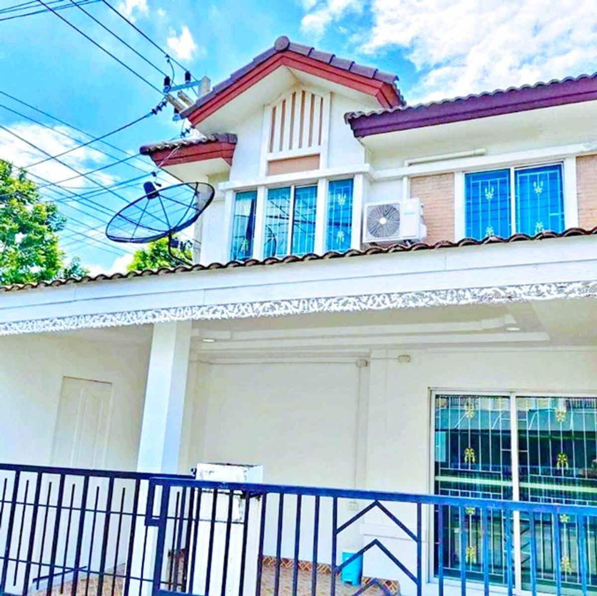 For RentTownhomePathum Thani,Rangsit, Thammasat : on Main Road Rangsit-Nakhon Nayok Khlong 2-3Two storey townhouse Rangsit Warehouse 3bed 2bath near R