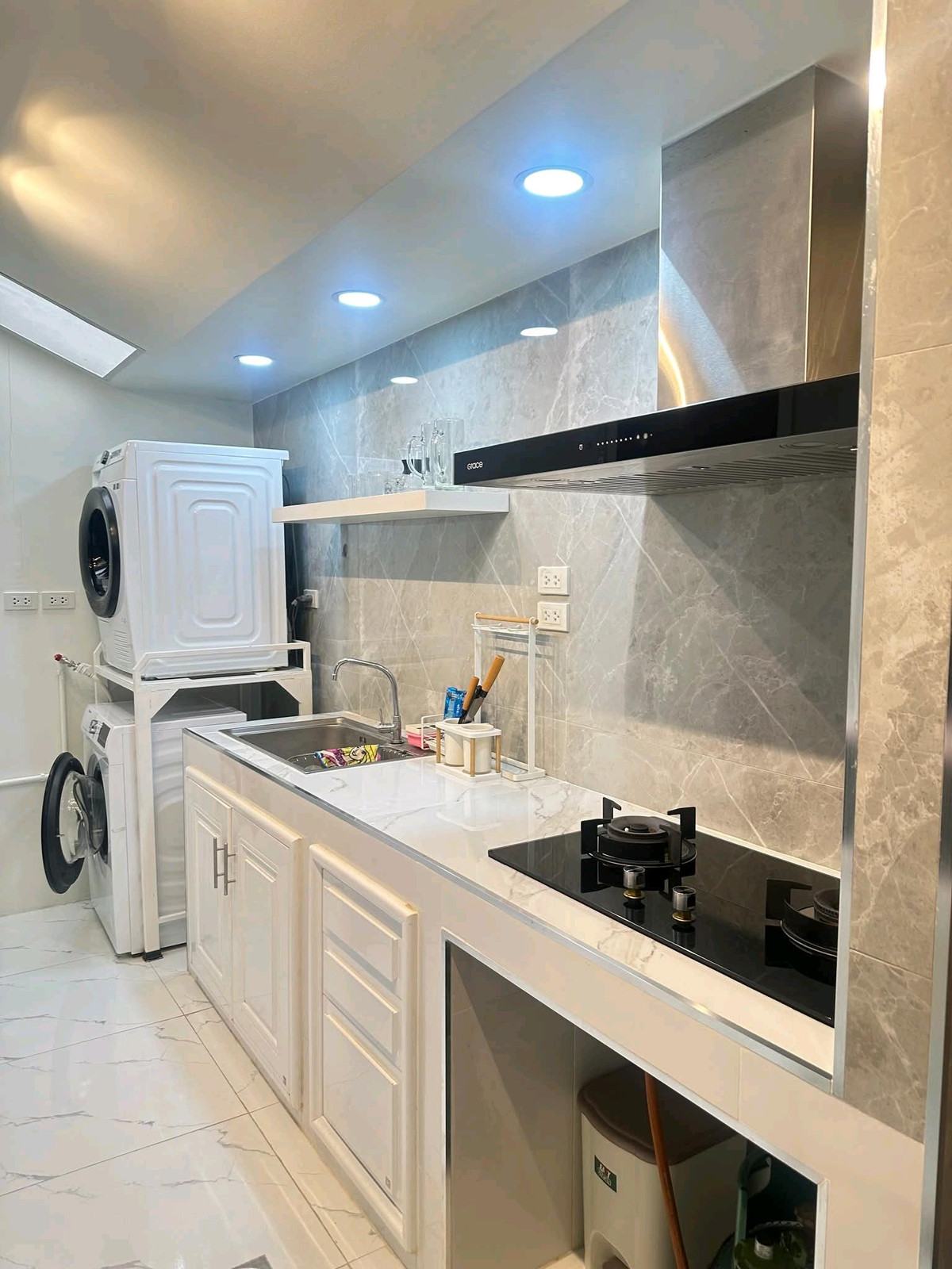 For RentTownhomeLadkrabang, Suwannaphum Airport : ✨ Suitable for an office / company / premium residence, very good location ✨