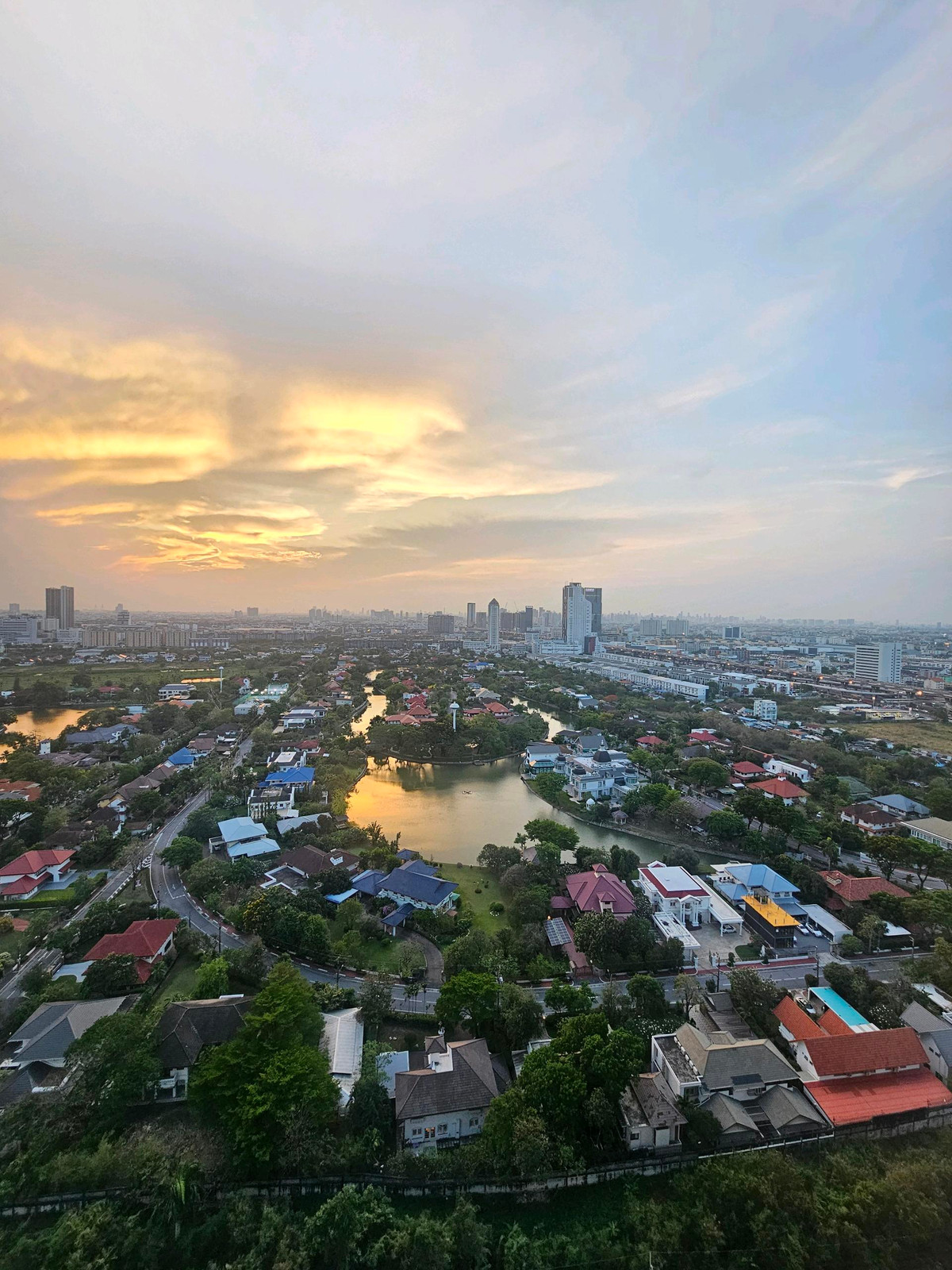 ขายคอนโดบางนา แบริ่ง ลาซาล : ห้องสวย พร้อมอยู่ ชั้น 28 ขนาด 1 นอน 1 น้ำ 35 ตรม.
✨ วิวสระ + วิวเมือง + วิวหมู่บ้านเลคไซด์ วิลล่า (โล่ง ไม่บล็อก)