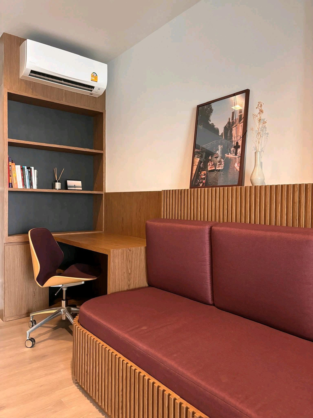 For RentCondoLadprao, Central Ladprao : 🚇 Near MRT Phaholyothin 
 The Line Phaholyothin Park (The Line Phaholyothin Park) 🌿✨ 
 Beautiful condo, good location, near the BTS, room ready to move in, make an appointment to view!