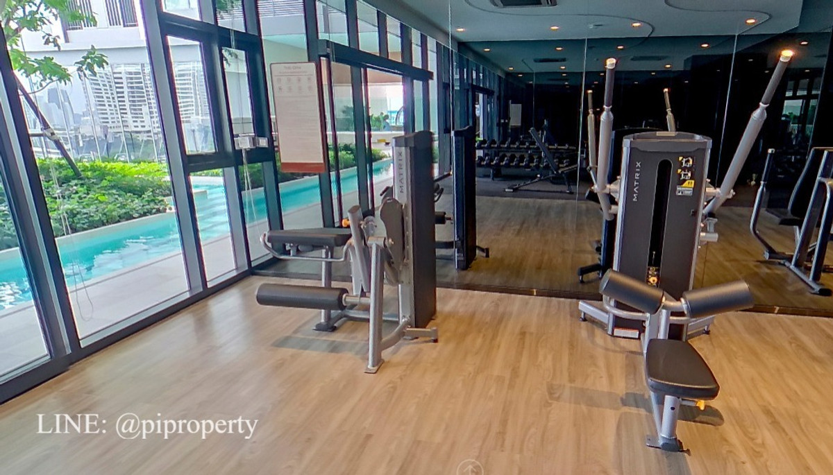 For RentCondoKhlongtoei, Kluaynamthai : Fully furnished 1 Bed unit for rent in Aspire Rama 4. Sukhumvit BTS Phra Khanong - Rama 4 living area. Nice deco and ready to move in. 