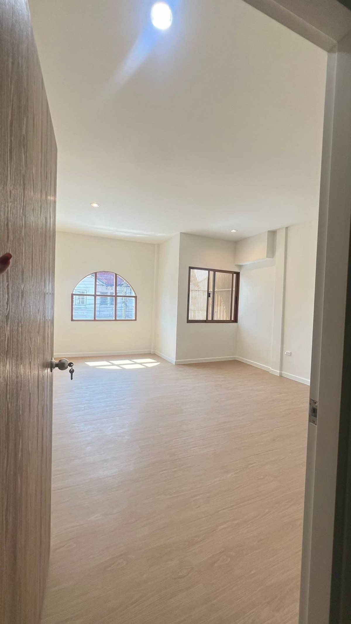 ให้เช่าทาวน์โฮมนวมินทร์ รามอินทรา : ให้เช่าทาวน์เฮ้าส์ สวนทองวิลล่า 4 ใกล้ บิ๊กซี สะพานใหม่ เพียง 2 นาที