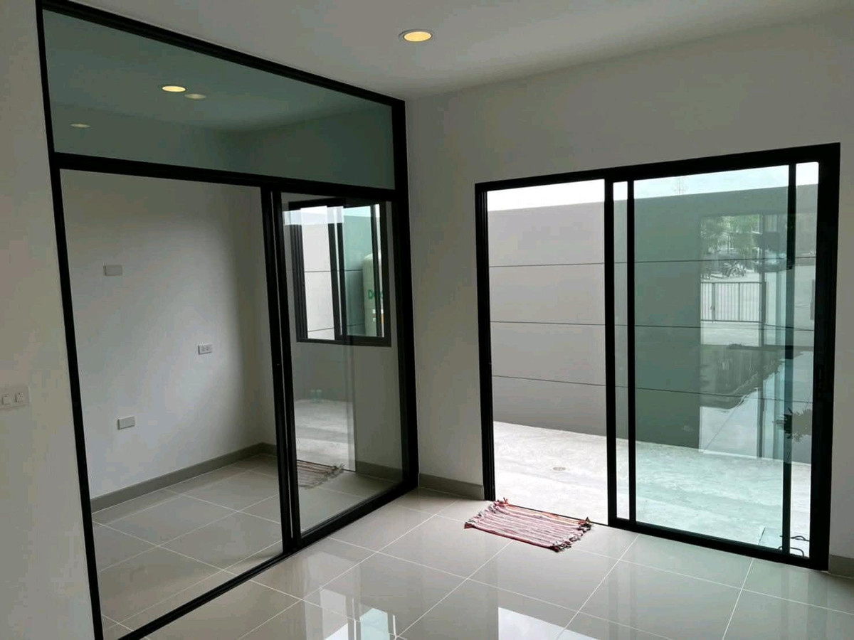 ให้เช่าทาวน์โฮมนวมินทร์ รามอินทรา : 🏡 ทาวน์โฮม 3 ชั้น หลังใหญ่ ติดถนนเมน ทำเลศักยภาพ ทำเลดี ใกล้ทางด่วน + รถไฟฟ้า เดินทางสะดวกสุดๆ