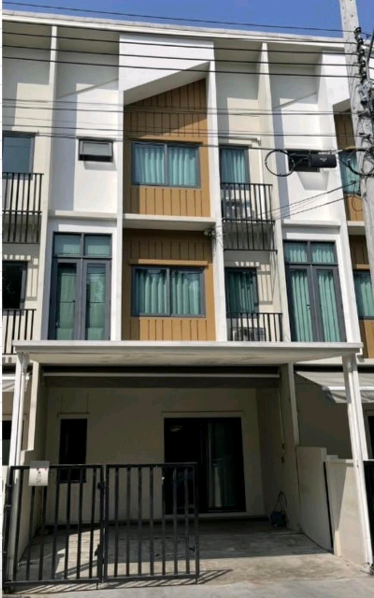 For RentTownhomeLadkrabang, Suwannaphum Airport : ✨ Suitable for an office / company / premium residence, very good location ✨