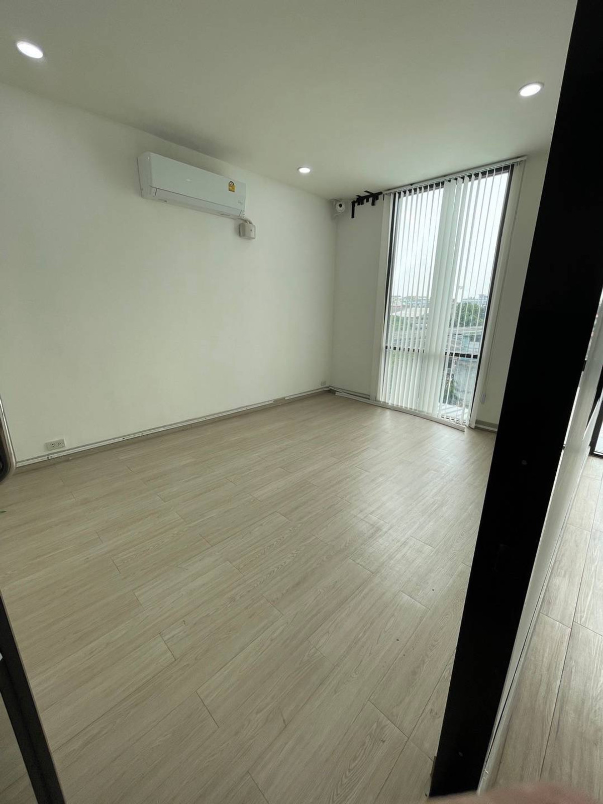 ให้เช่าอาคารพาณิชย์โชคชัย4 ลาดพร้าว71 : ให้เช่าอาคารพาณิชย์ ใกล้ รถไฟฟ้า โชคชัย 4 เพียง 2 นาที