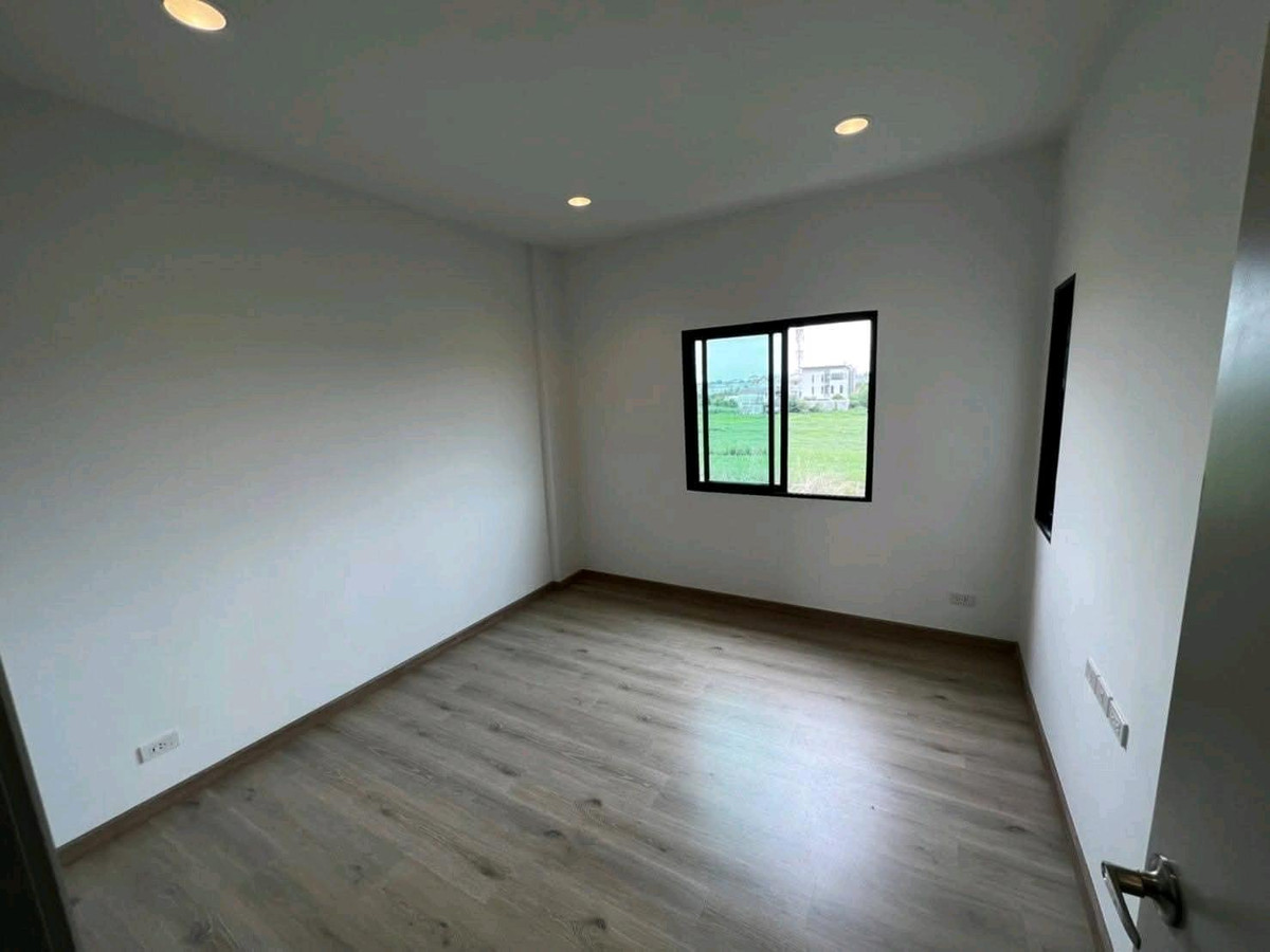 ให้เช่าทาวน์โฮมนวมินทร์ รามอินทรา : 🏡 ทาวน์โฮม 3 ชั้น หลังใหญ่ ติดถนนเมน ทำเลศักยภาพ ทำเลดี ใกล้ทางด่วน + รถไฟฟ้า เดินทางสะดวกสุดๆ