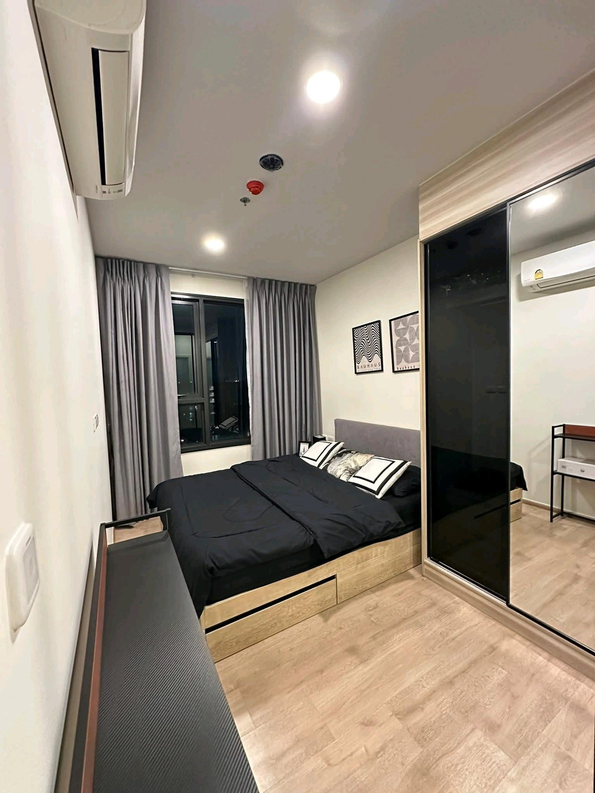 For RentCondoKasetsart, Ratchayothin : Near BTS Green Line (~1.5 Km.) Kasetsart University, Bang Khen 
 Chewathai Kaset-Nawamin | Beautiful room, balcony view, good atmosphere, ready to move in.