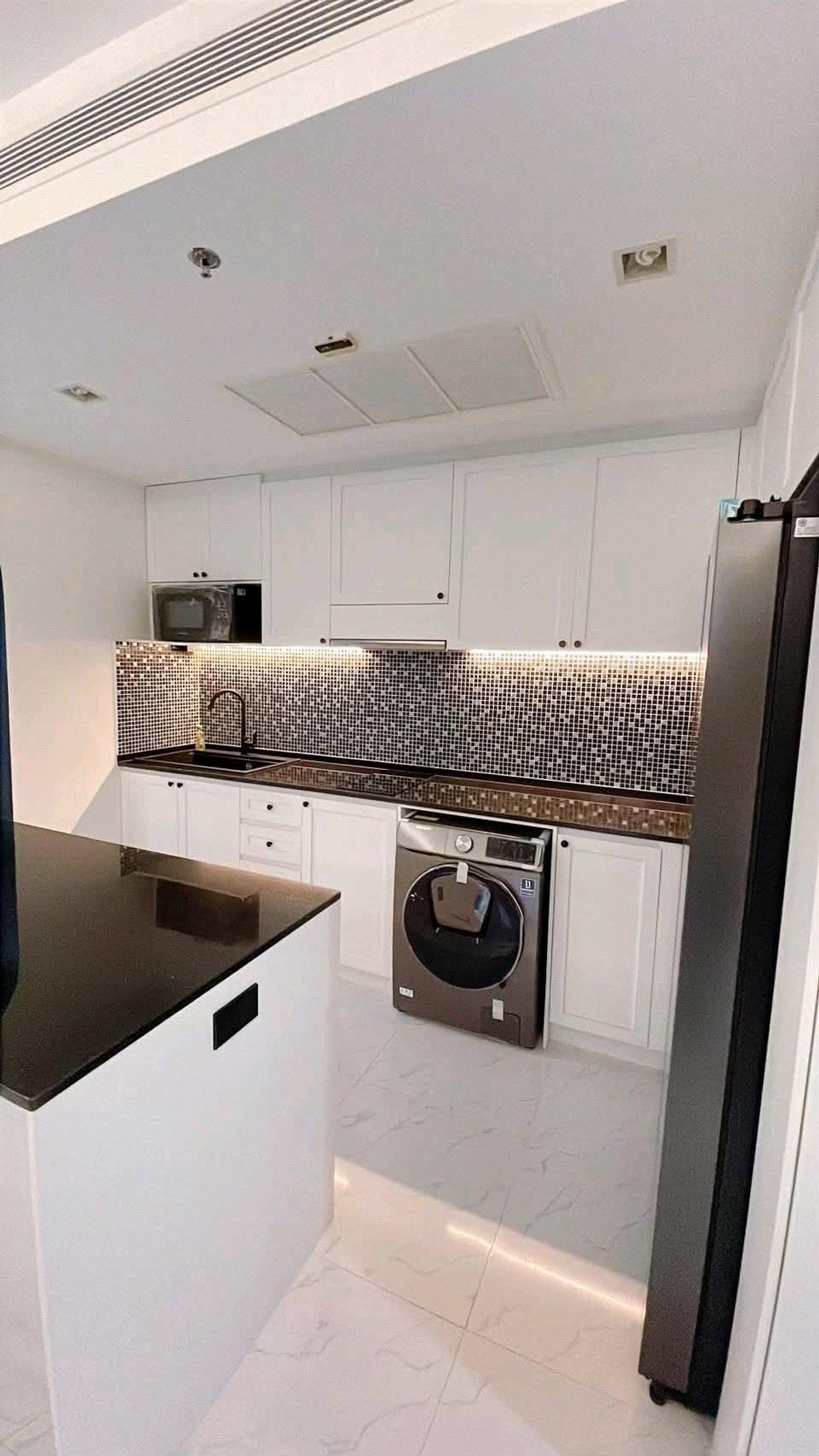 ให้เช่าคอนโดพระราม 3 สาธุประดิษฐ์ : ปล่อยเช่า Star View พระราม 3 | คอนโดหรู วิวแม่น้ำเจ้าพระยา พร้อมลิฟต์ส่วนตัว เฟอร์นิเจอร์ & เครื่องใช้ไฟฟ้าครบ เฟอร์นิเจอร์ครบ หิ้วกระเป๋าเข้าอยู่ได้เลย