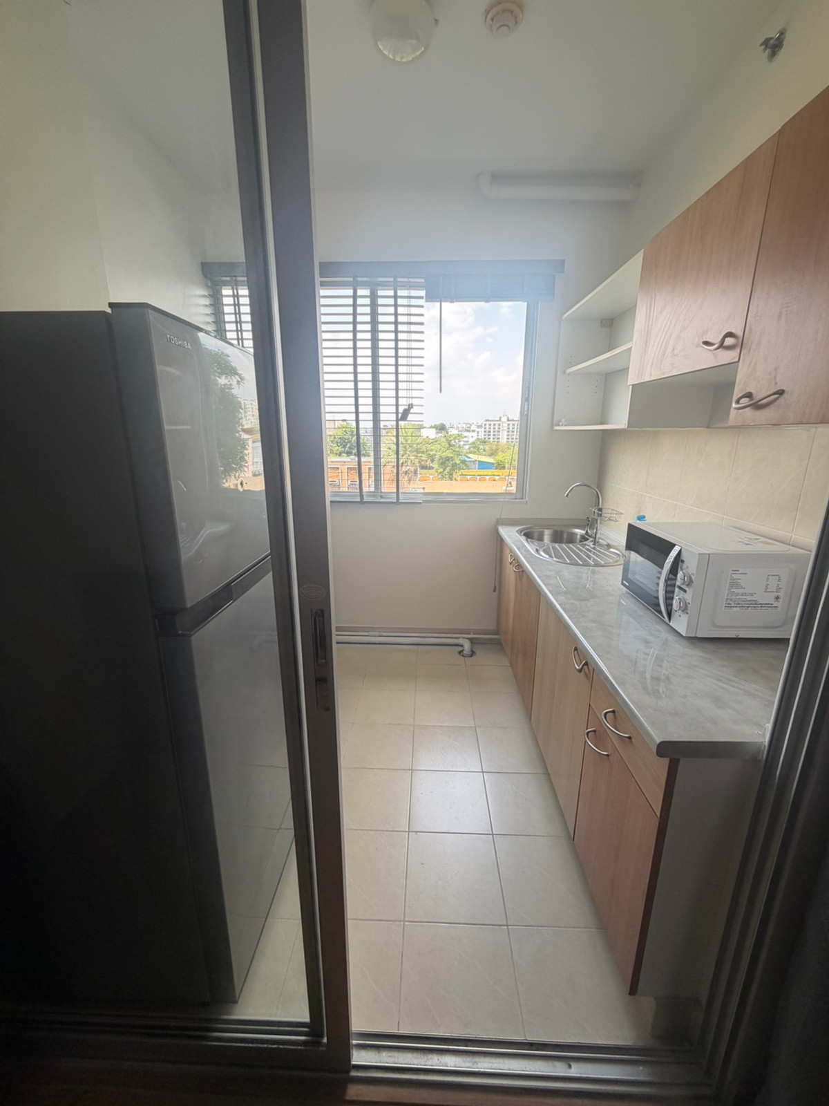 For RentCondoPattanakan, Srinakarin : Condo for rent, Supalai Park Srinakarin, beautiful room, newly decorated, fully furnished, ready to move in, next to the BTS.