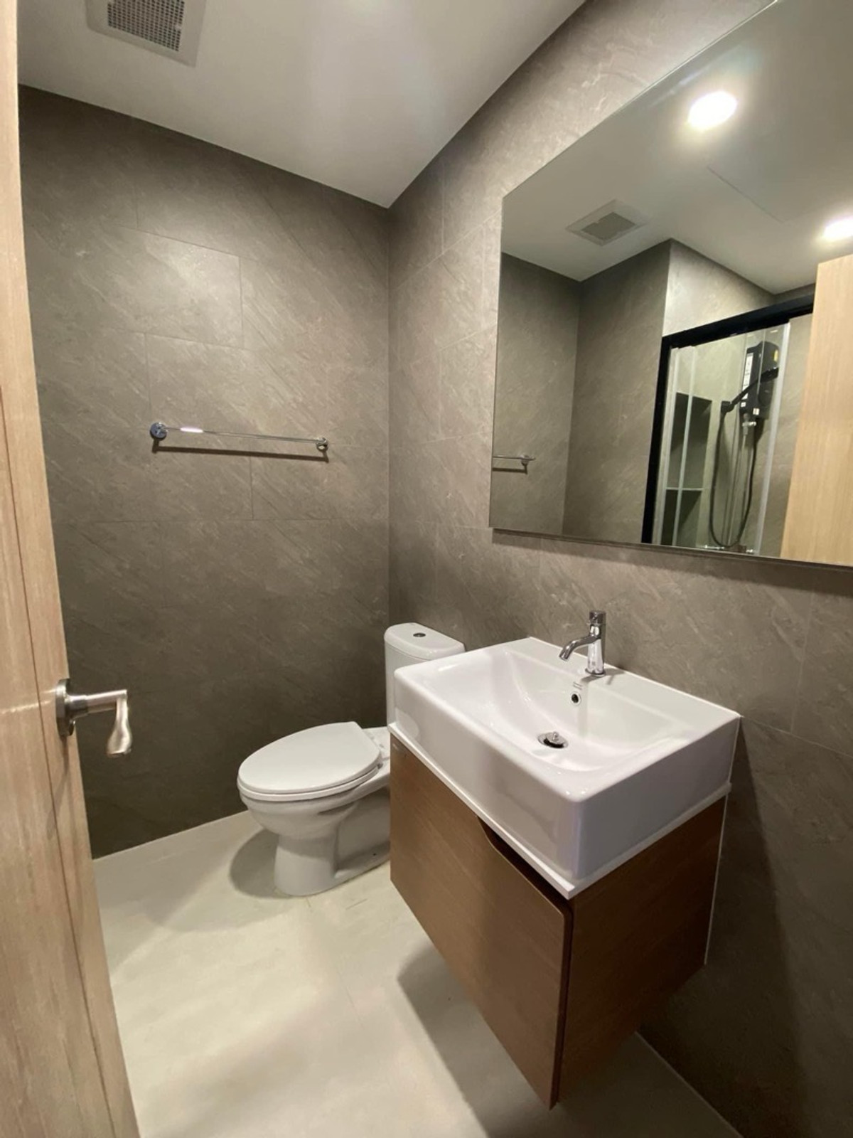 For RentCondoBang kae, Phetkasem : #R9679 🎉 210369 Condo for Rent: The LIVIN Phetkasem