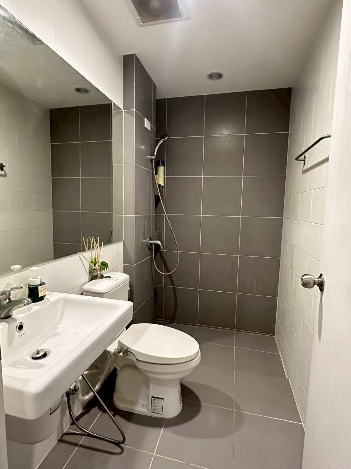 ให้เช่าทาวน์โฮมนวมินทร์ รามอินทรา : ME2500861 ให้เช่าทาวน์โฮม 2 ชั้น Verve สายไหม-พหลโยธิน บ้านใหม่ มีแอร์ มีเฟอร์