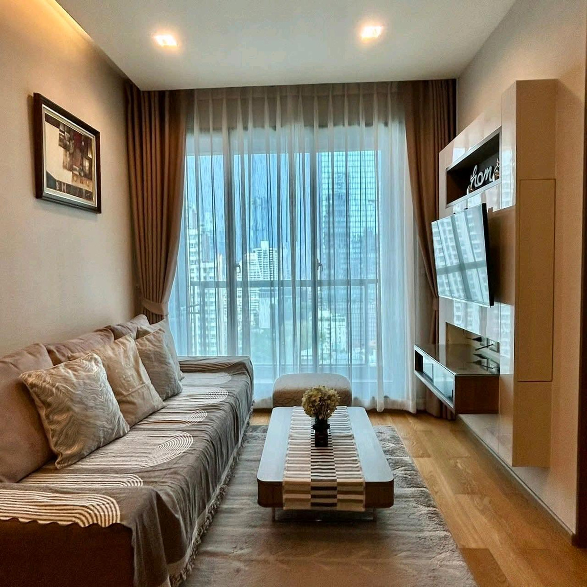 For RentCondoSathorn, Narathiwat : ✨🚝 Good location, near BTS St. Louis, convenient travel, in the heart of Sathorn, beautiful room, metropolitan view, good atmosphere.
