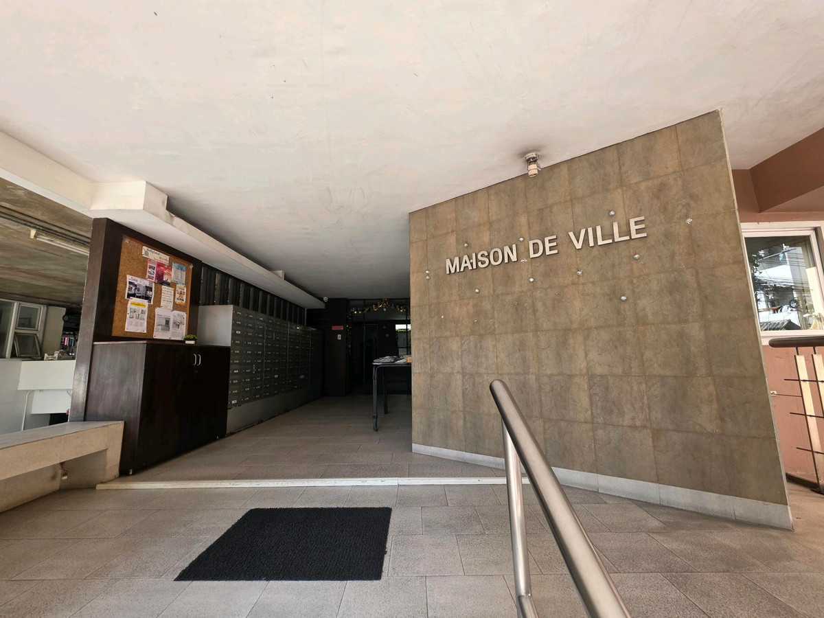 For SaleCondoSapankwai,Jatujak : For sale: Maison de Ville Pradipat 25, spacious room 32 sq m, near BTS Saphan Khwai, good location, affordable price.