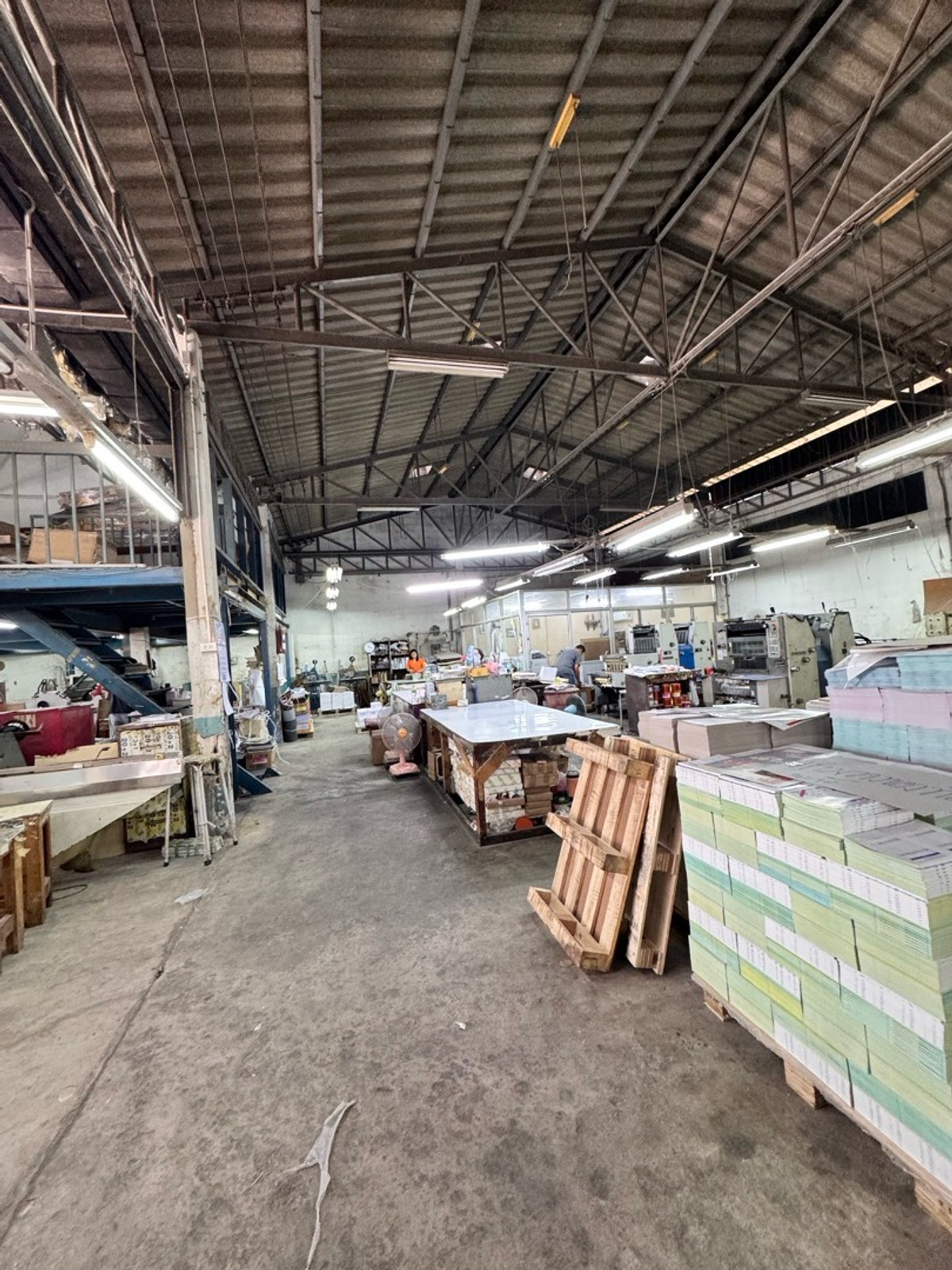 For SaleFactoryChokchai 4, Ladprao 71, Ladprao 48, : Land for sale with printing business, has factory certificate, Lat Phrao 80, area 291 sq m, through Mengjai Road