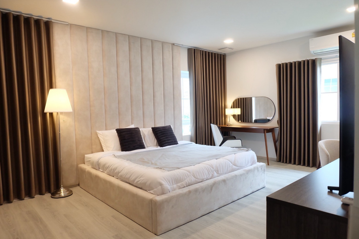 ให้เช่าบ้านบางนา แบริ่ง ลาซาล : RH033126 ให้เช่า บ้านใหม่ 2 ชั้น 3 ห้องนอน fully furnished at Chaiyapruek Bangna KM.15