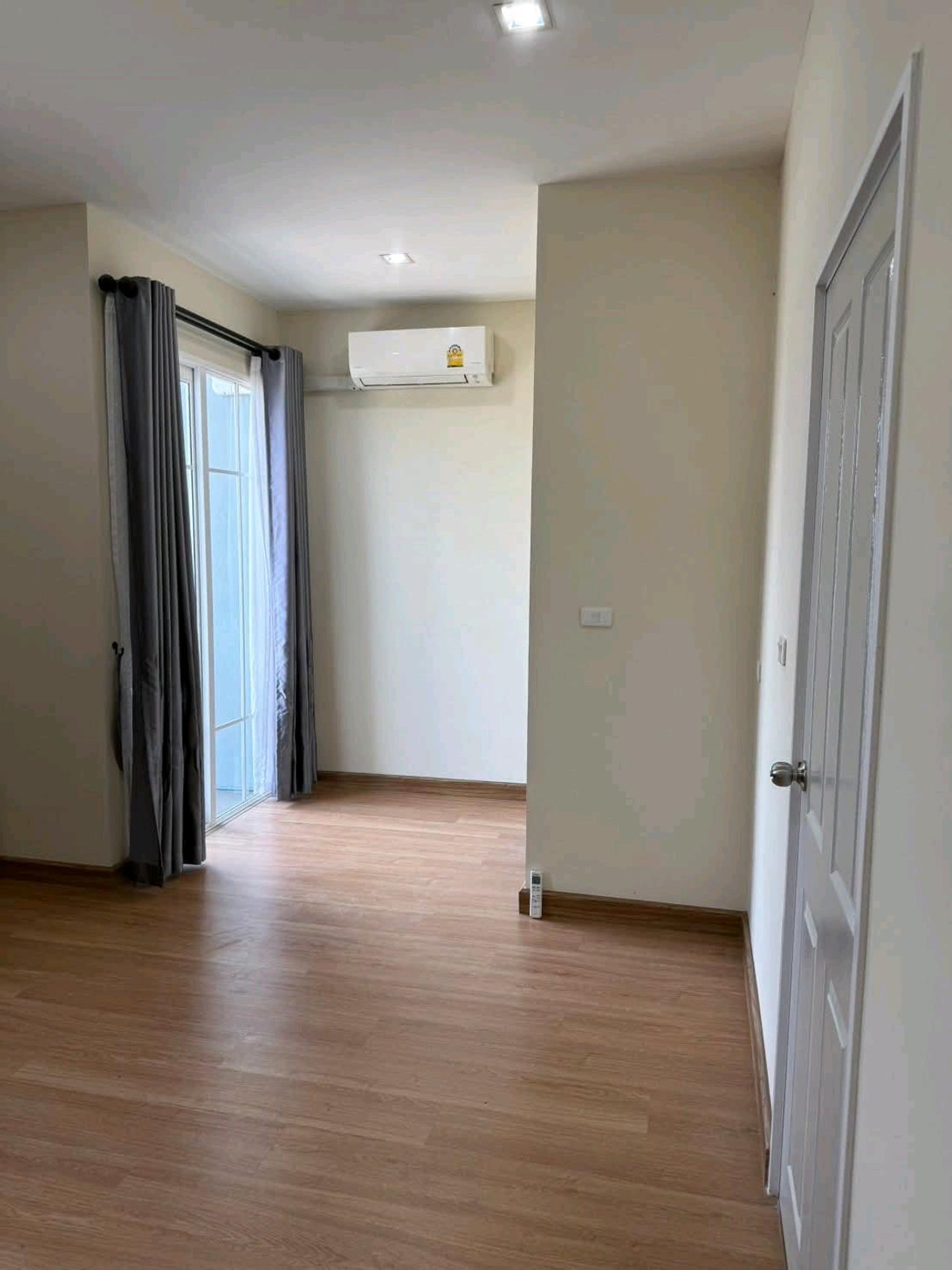 For RentTownhomeSamut Prakan,Samrong : ✨ Location Sukhumvit 76, close to the city, convenient travel, can enter and exit many routes ✨