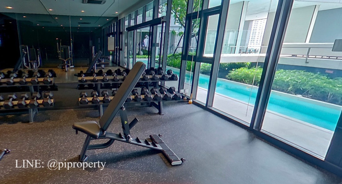 For RentCondoKhlongtoei, Kluaynamthai : Fully furnished 1 Bed unit for rent in Aspire Rama 4. Sukhumvit BTS Phra Khanong - Rama 4 living area. Nice deco and ready to move in. 