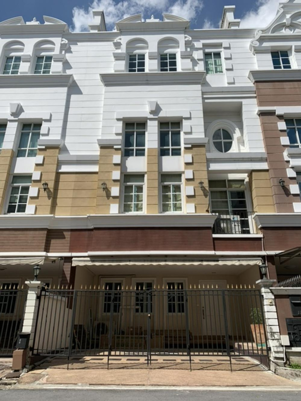 For RentTownhomeOnnut, Udomsuk : RH033026 For rent, 4-story townhome at Plus City Park Sukhumvit 101/1.