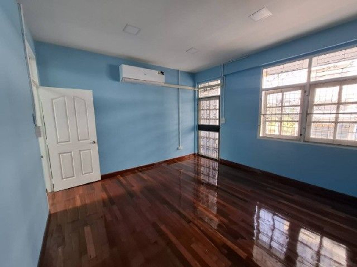 For RentTownhomePattanakan, Srinakarin : ⚡ For rent, 2-story townhome, Soi Phatthanakan 30, size 17 sq m. ⚡