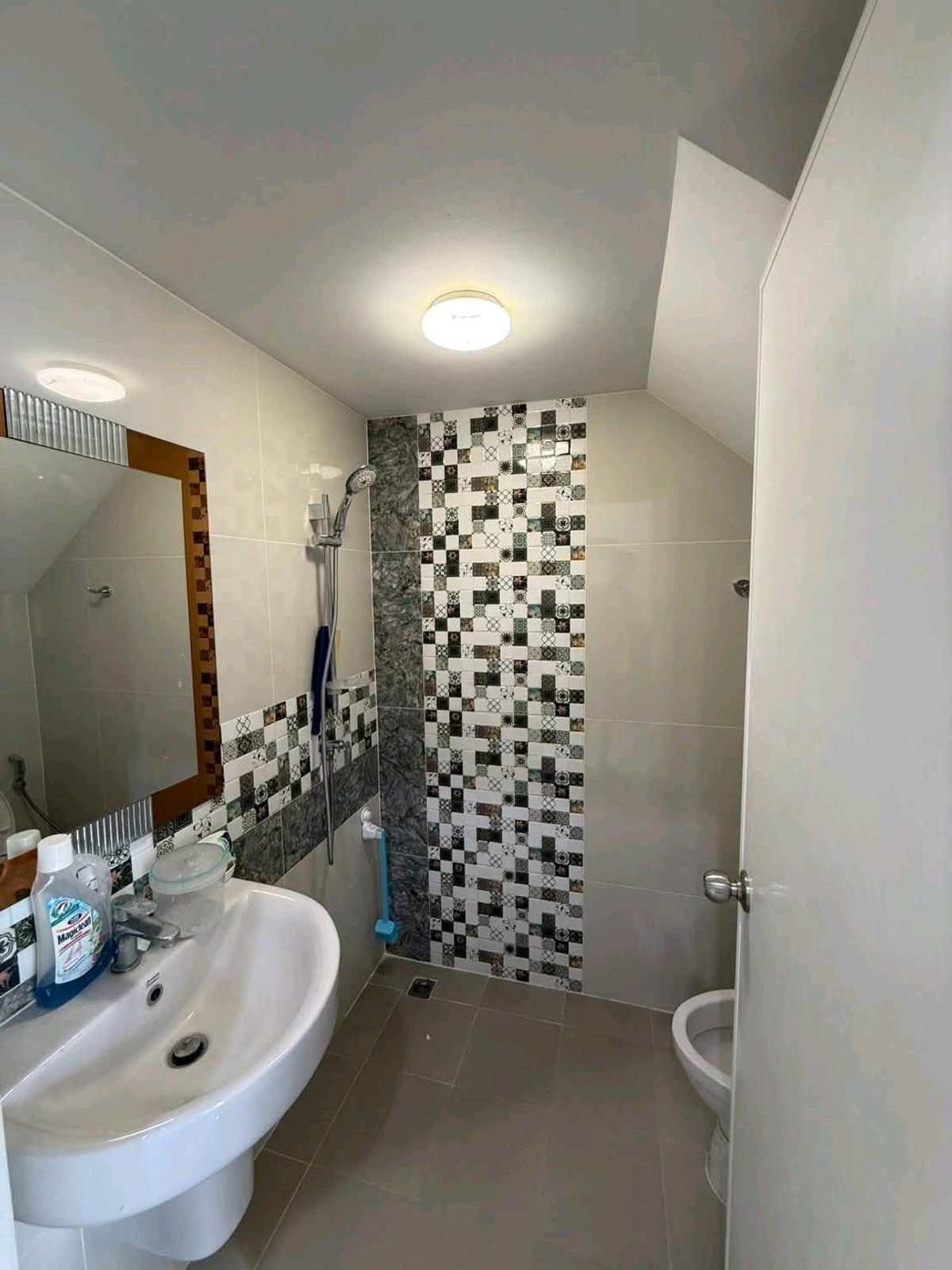 For RentTownhomeSamut Prakan,Samrong : ✨ Location Sukhumvit 76, close to the city, convenient travel, can enter and exit many routes ✨