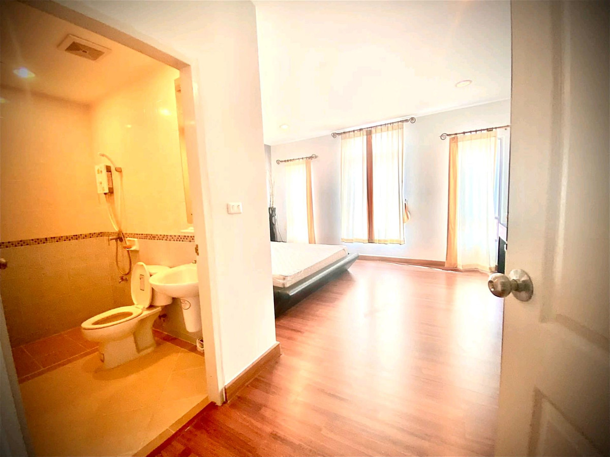 For RentTownhomeOnnut, Udomsuk : Near BTS On Nut 
 Townhome for rent, 3 floors, Klang Muang Lucerne Village, Sukhumvit 77 (On Nut 46) 🌿💎