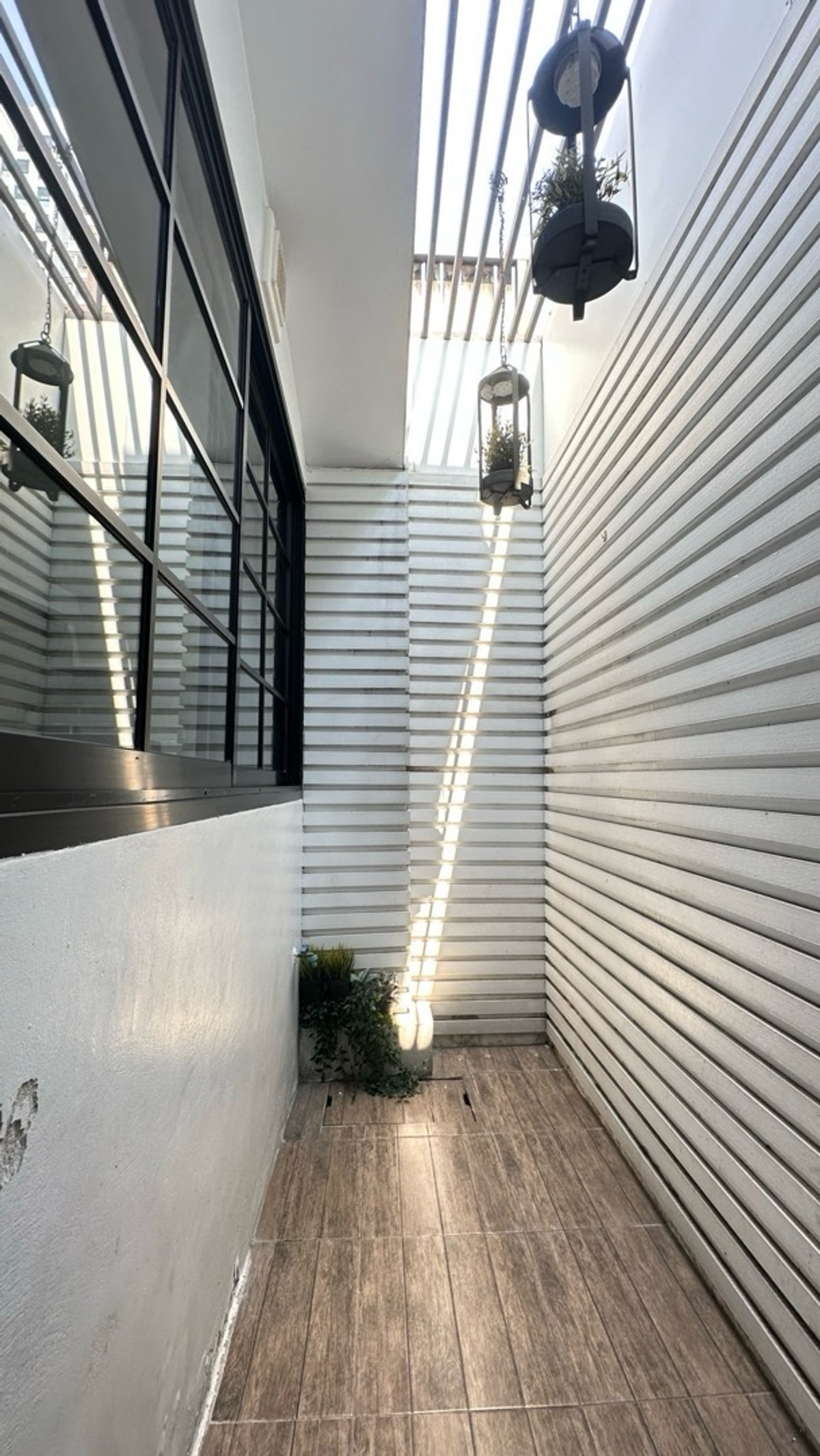 ให้เช่าบ้านสุขุมวิท อโศก ทองหล่อ : บ้านเดี่ยวทำเลเอกมัย ให้เช่า 3 ห้องนอน  house for rent ekamai 12