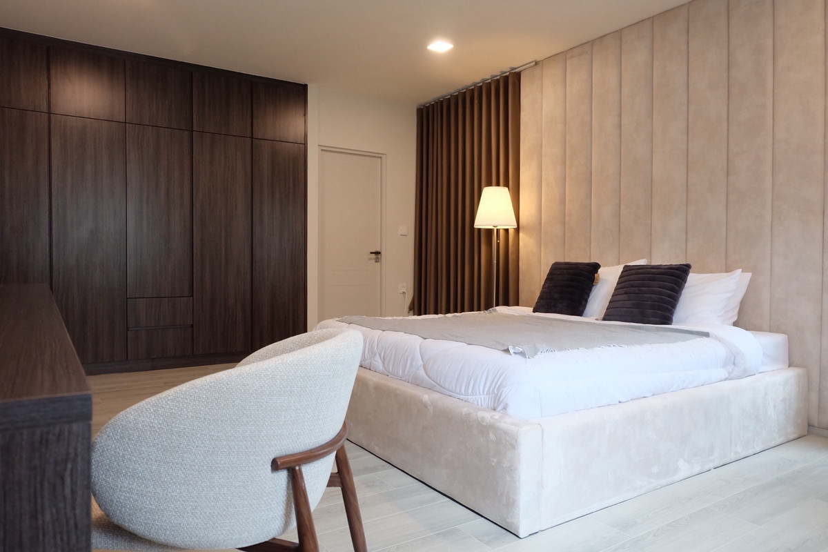 ให้เช่าบ้านบางนา แบริ่ง ลาซาล : RH033126 ให้เช่า บ้านใหม่ 2 ชั้น 3 ห้องนอน fully furnished at Chaiyapruek Bangna KM.15