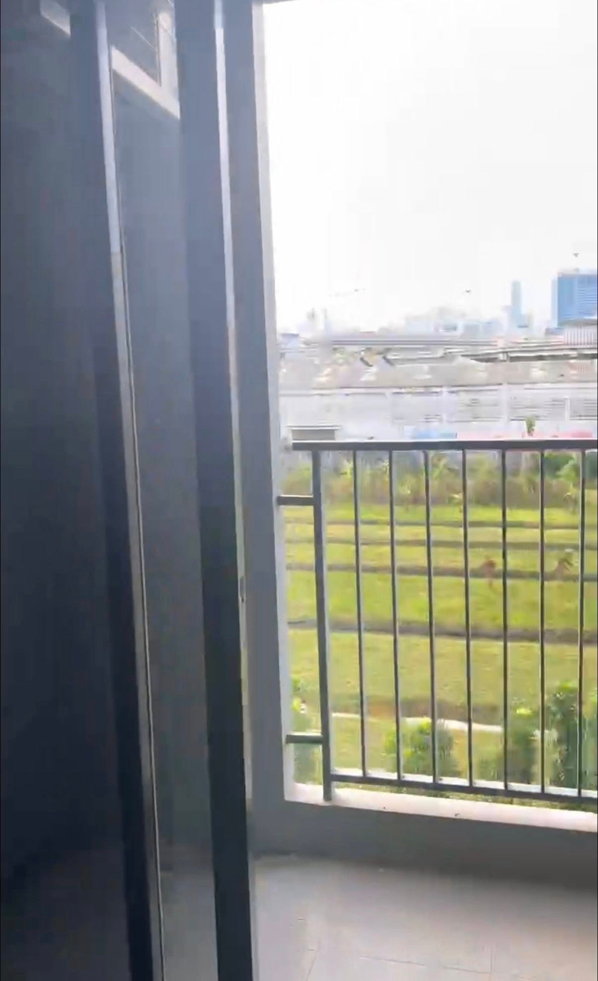 For SaleCondoRama9, Petchburi, RCA : ✅ Ready-to-move-in condo in Rama 9 location with convenient access near MRT Rama 9 ✅ Rise Rama 9